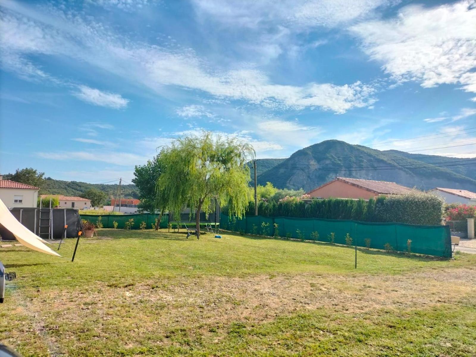 Sun Vallon Luaran gambar